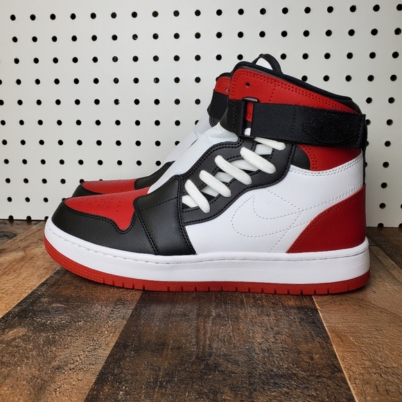 NEW Nike Air Jordan 1 Retro Nova XX Bred Toe - Picture 3 of 10